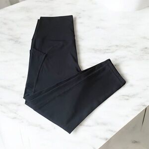 Zyia Black Pocket Brilliant Hi Rise Capri 20” Yoga Gym Cropped Leggings